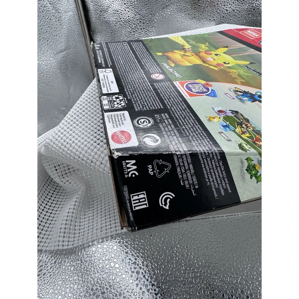 Mega Construx Pokemon Pikachu GMD31 211 PCS Complete Sealed Bags Damaged Box- B2